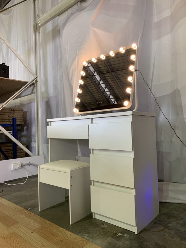 WHITE MAKE-UP DRESSER TABLE WITH TILT ADJUSTABLE LED MIRROR WITH DRAWERS & PULL OUT CHAIR KL-DS05N